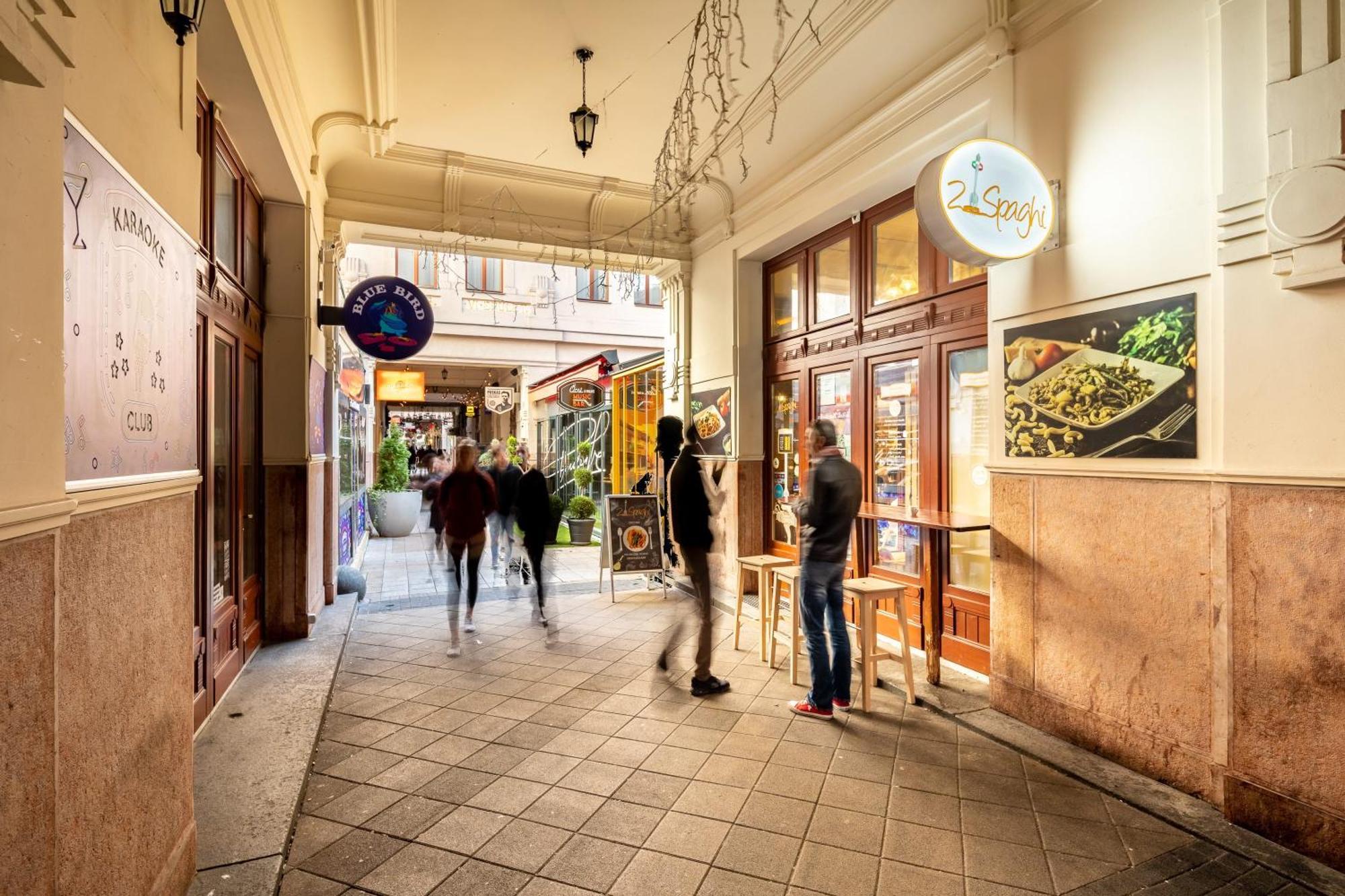 Super Central - Very Lively Area - In Gozsdu Βουδαπέστη Εξωτερικό φωτογραφία