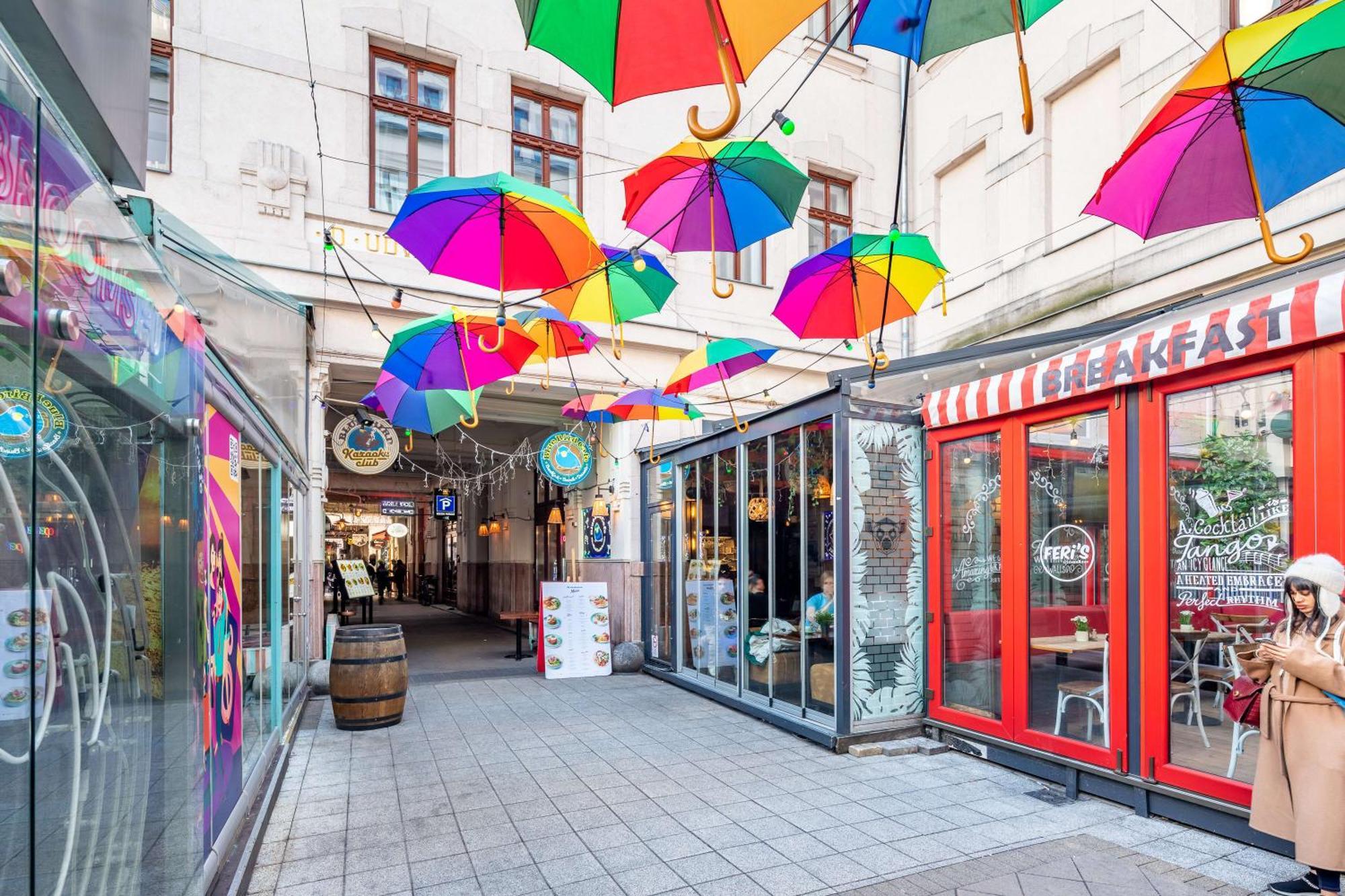 Super Central - Very Lively Area - In Gozsdu Βουδαπέστη Εξωτερικό φωτογραφία